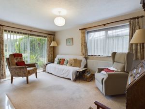 Sitting Room- click for photo gallery